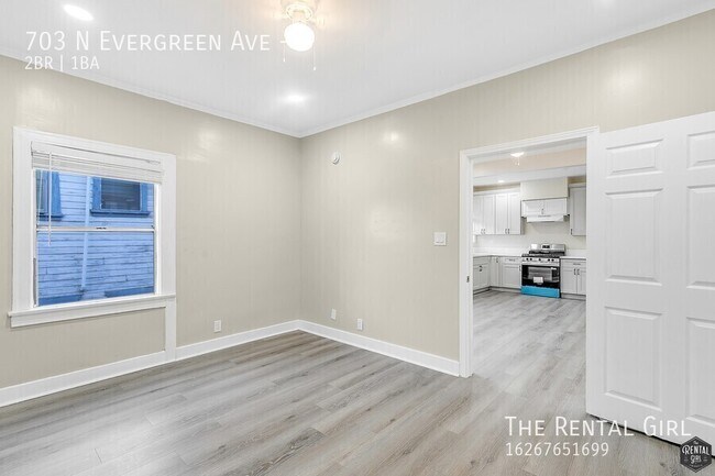 Building Photo - 703 N Evergreen Ave