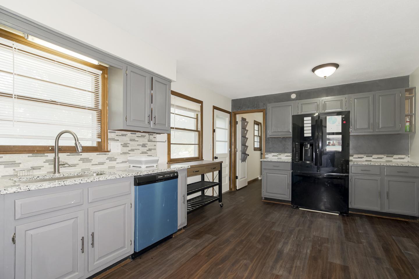 Building Photo - 300 SE Chicago St