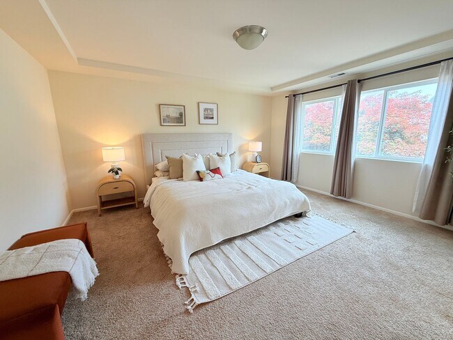 Building Photo - For Rent – Bright & Spacious Home with Bonus Room