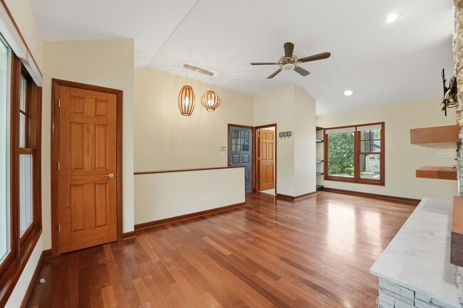 Building Photo - 29 Brookdale Ln