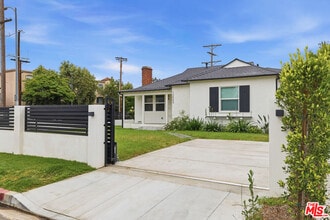 Building Photo - 12500 Miranda St