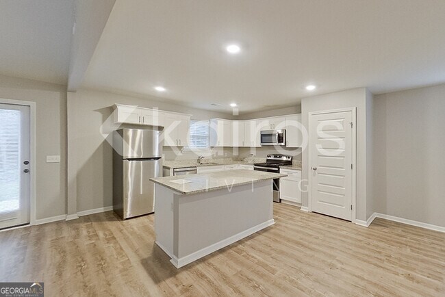 Building Photo - 136 Western Red Cedar Dr