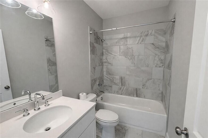 Building Photo - 1375 Walking Wy