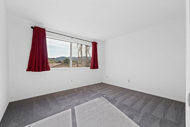 Building Photo - Beautiful Westlake First Neighborhood Family Home w/ Large Backyard with Panoramic Mtn Views