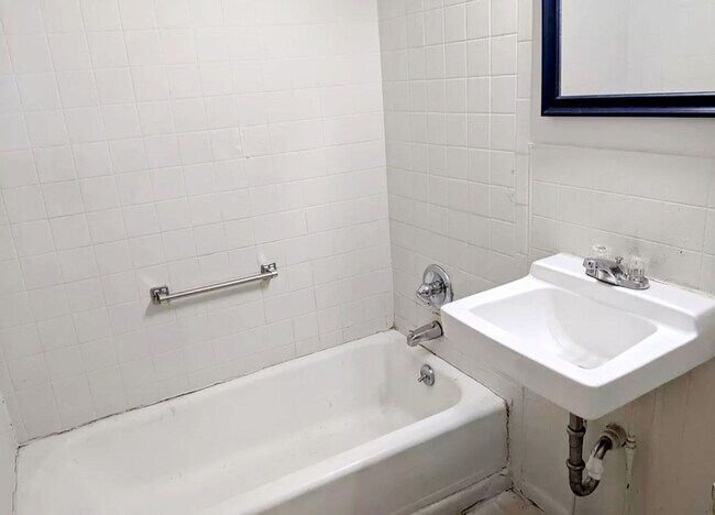 Building Photo - Single Family Home in Fredrick | Avail. Oc...