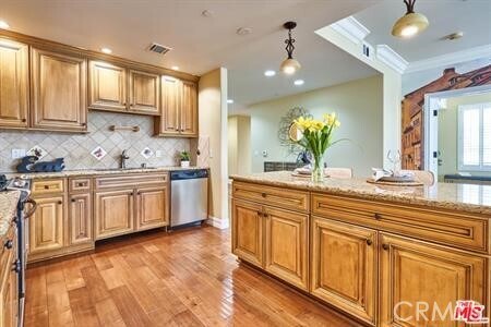 Building Photo - 412 S Wilton Pl