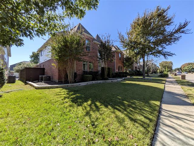 Building Photo - 1121 Waterford Way