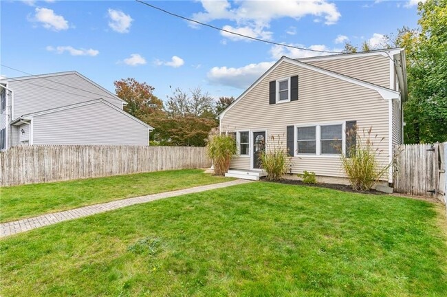 Building Photo - 10 Cooke Pl