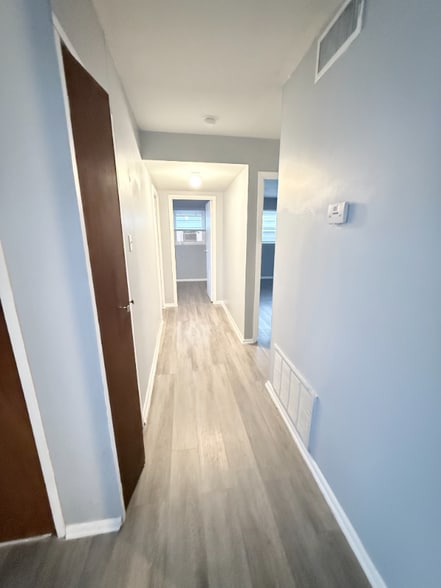 Building Photo - 1328 Longfellow Dr