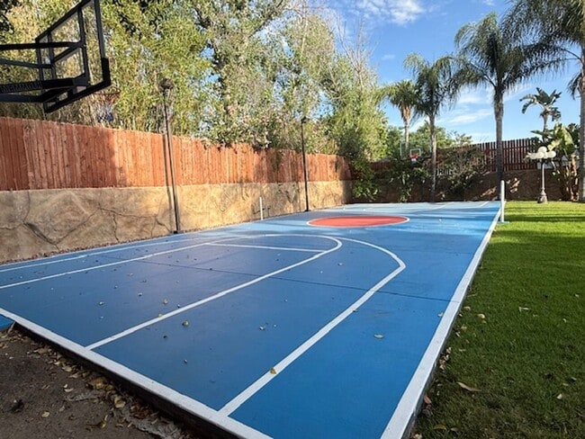 Building Photo - Gated estate with a backyard oasis