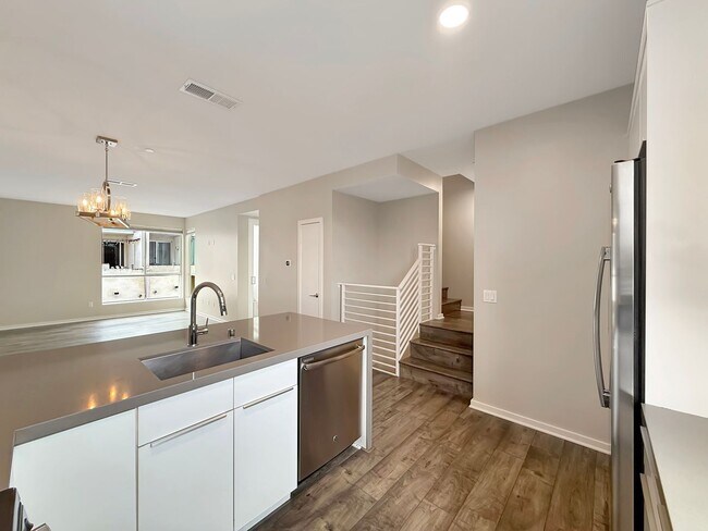 Building Photo - SD: Stunning 3BD/3.5BA Townhome in Ocean Beach with 2-Car Garage, Private Balcony & In-Unit Laundry