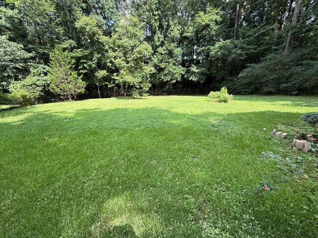 Building Photo - 3913 Hobbs Dr