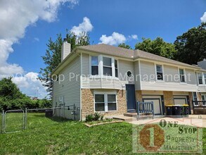 Building Photo - Spacious 3 bedroom, 2 bathroom duplex in Kansas City North!