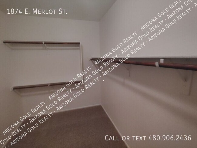 Building Photo - 1874 E Merlot St
