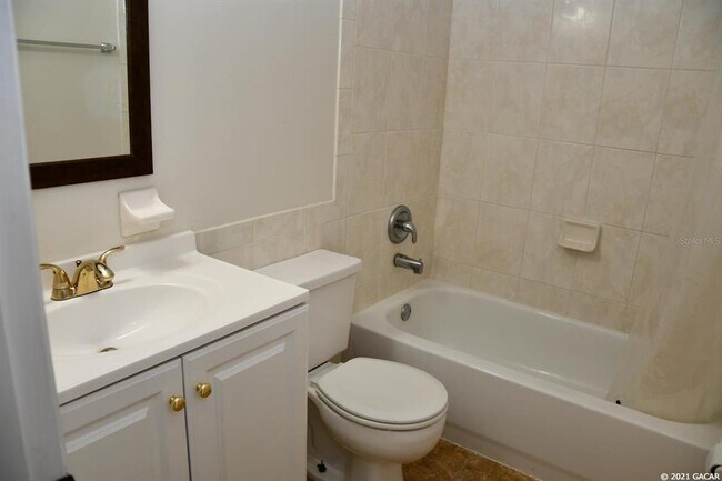 Building Photo - 2635 SW 35th Pl