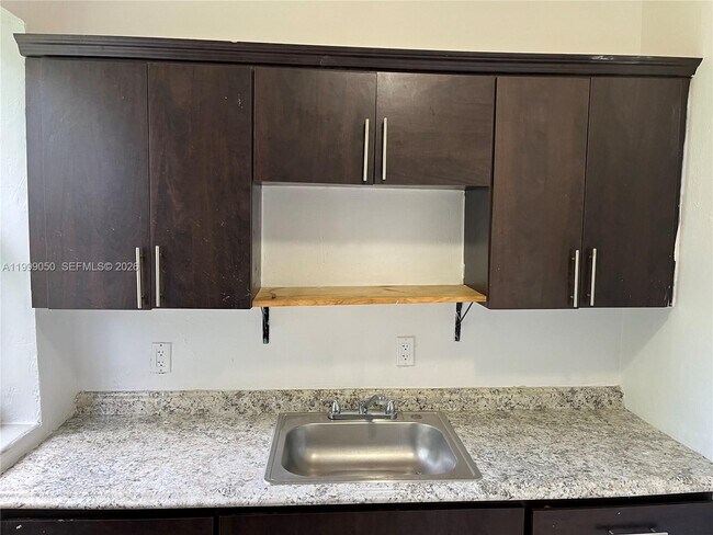 Building Photo - 14155 NE 14th Ave