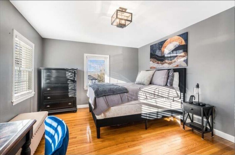 Building Photo - 90 Harold St