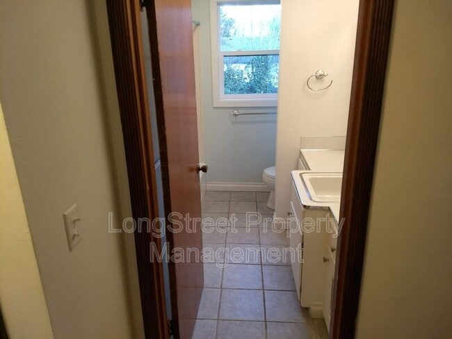 Building Photo - 905 NW 33rd St