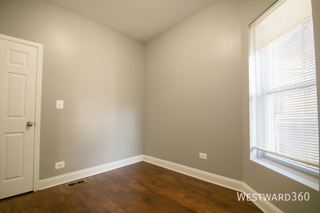 Building Photo - 6424 S Eberhart Ave