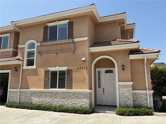 Primary Photo - 4148 La Rica Ave
