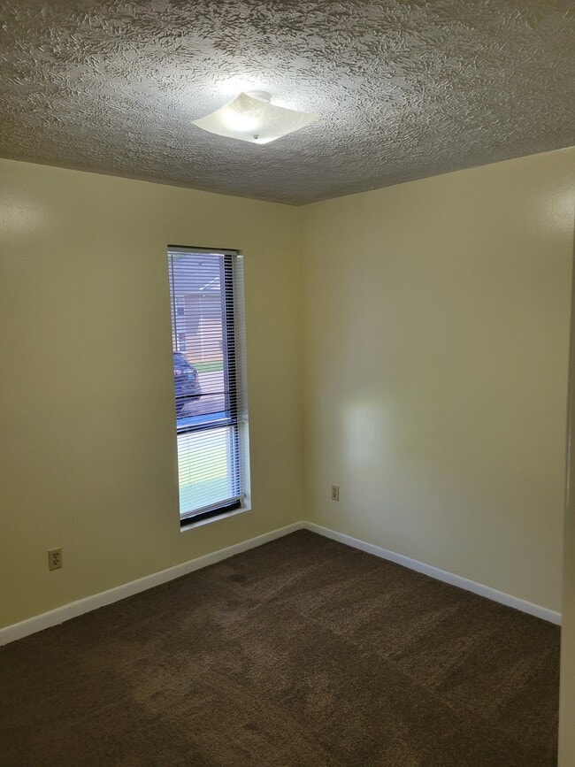 Building Photo - 515 Powell Ln