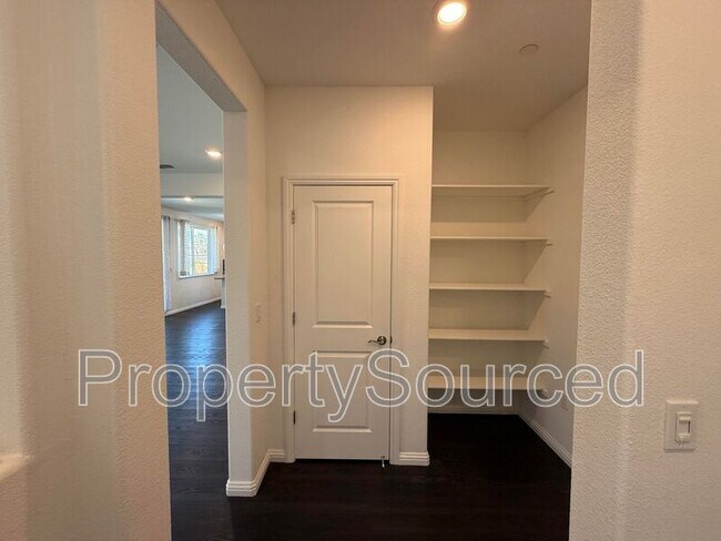 Building Photo - 2703 Rabbit Holw Dr