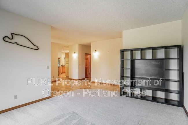Building Photo - 14020 SW 158th Terrace