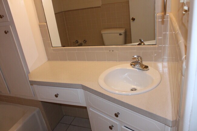 Building Photo - Available February. Large game room in back w/ electricity