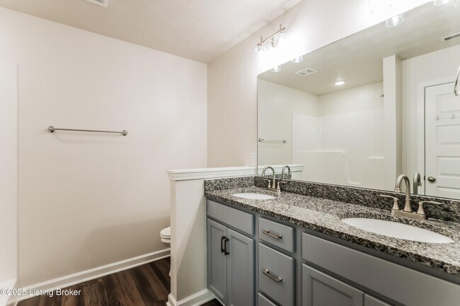 Building Photo - 6106 Larkgrove Dr