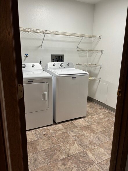 Building Photo - Hidden Glen Apartments