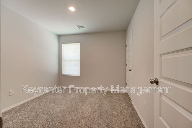 Building Photo - 504 Old Hickory Ln