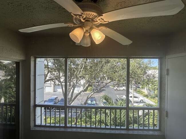 Building Photo - 2850 N Oakland Forest Dr