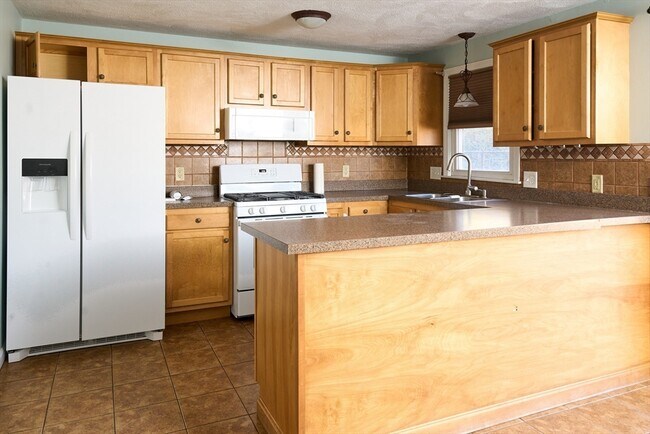 Building Photo - 3 Woodland St