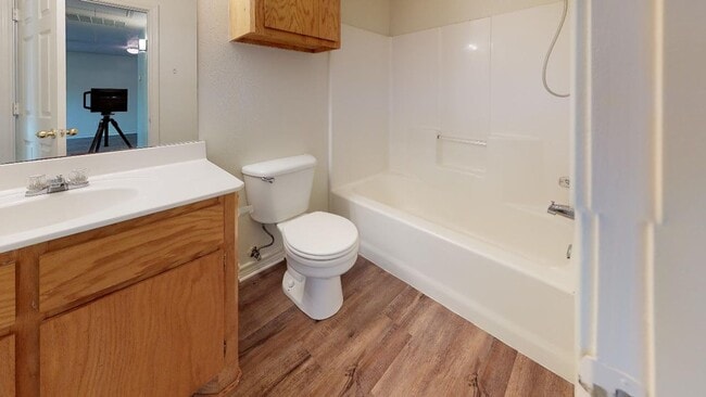 Building Photo - 3611 Elaine Dr