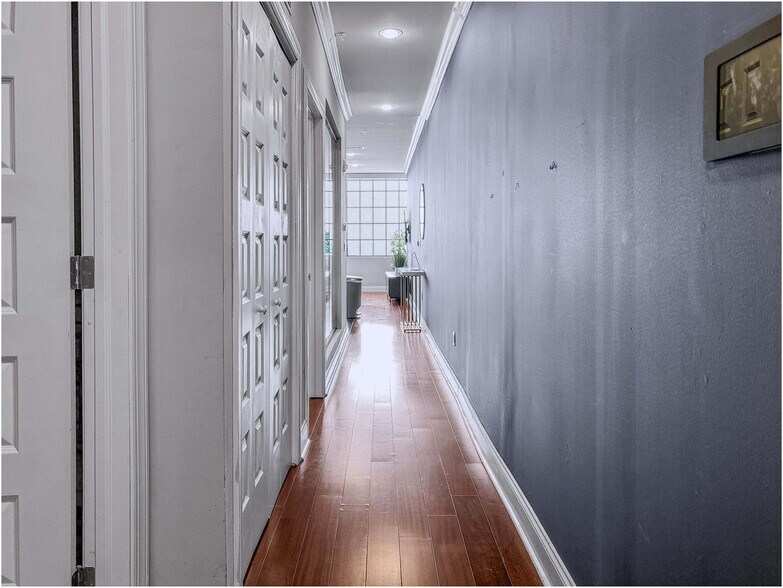 Building Photo - 1421 N 5th St