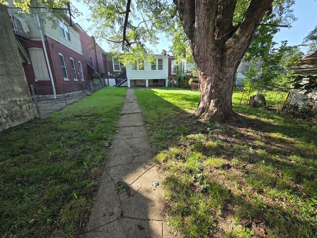 Building Photo - Private Home with fenced in yard in Dutchtown