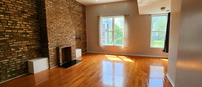 Building Photo - 4609 S Vincennes Ave