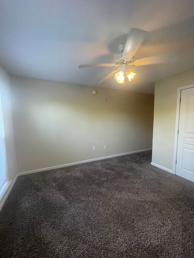 Building Photo - 17-1713 J&amp;S