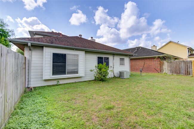 Building Photo - 308 N Ranch House Rd