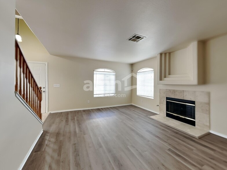 Building Photo - 8225 Diamond Star Ct