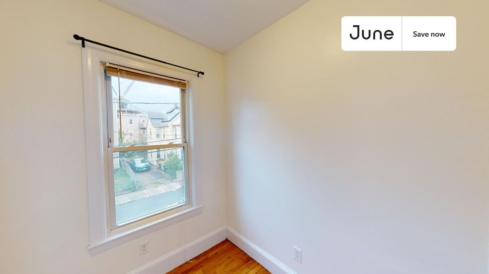 Building Photo - 21 Rossmore St