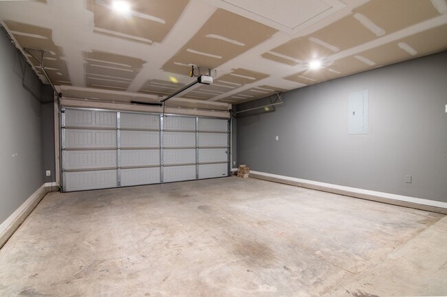 Building Photo - 2021 Escalara St
