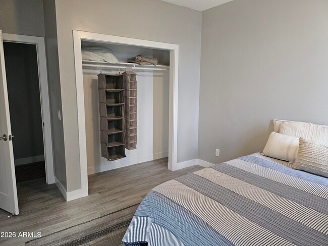 Building Photo - 1402 S 10th Ave