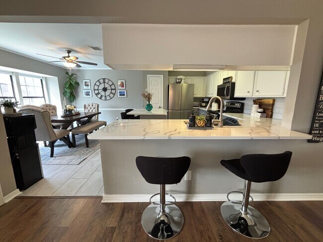 Building Photo - STUNNING AND IMMACULATE HOME NEAR BARKSDALE AIR FORCE BASE