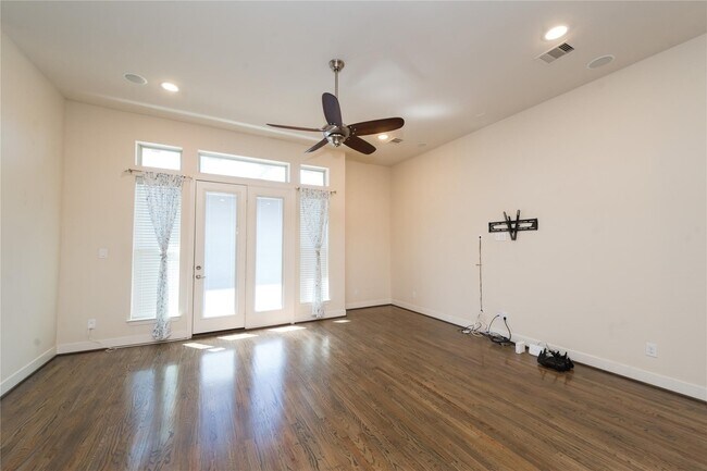 Building Photo - 4805 Jackson St