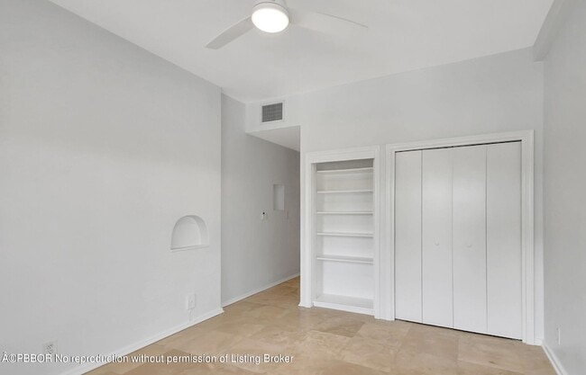 Building Photo - 218 Worth Ave