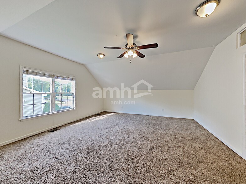 Building Photo - 2709 Aston Woods Ln