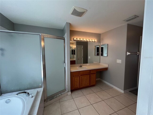 Building Photo - 17930 Cunningham Ct