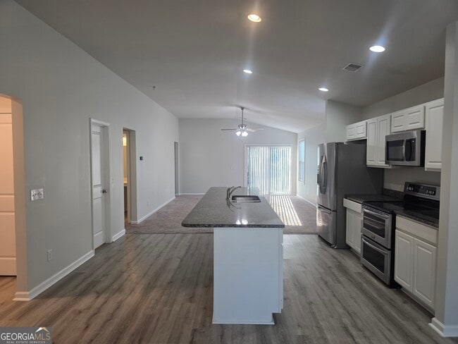 Building Photo - 27 Blackberry Cir