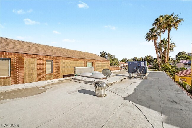 Building Photo - 3159 Bel Air Dr